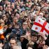 В Грузии оппозиция стягивает сторонников к парламенту, центр перекрыт